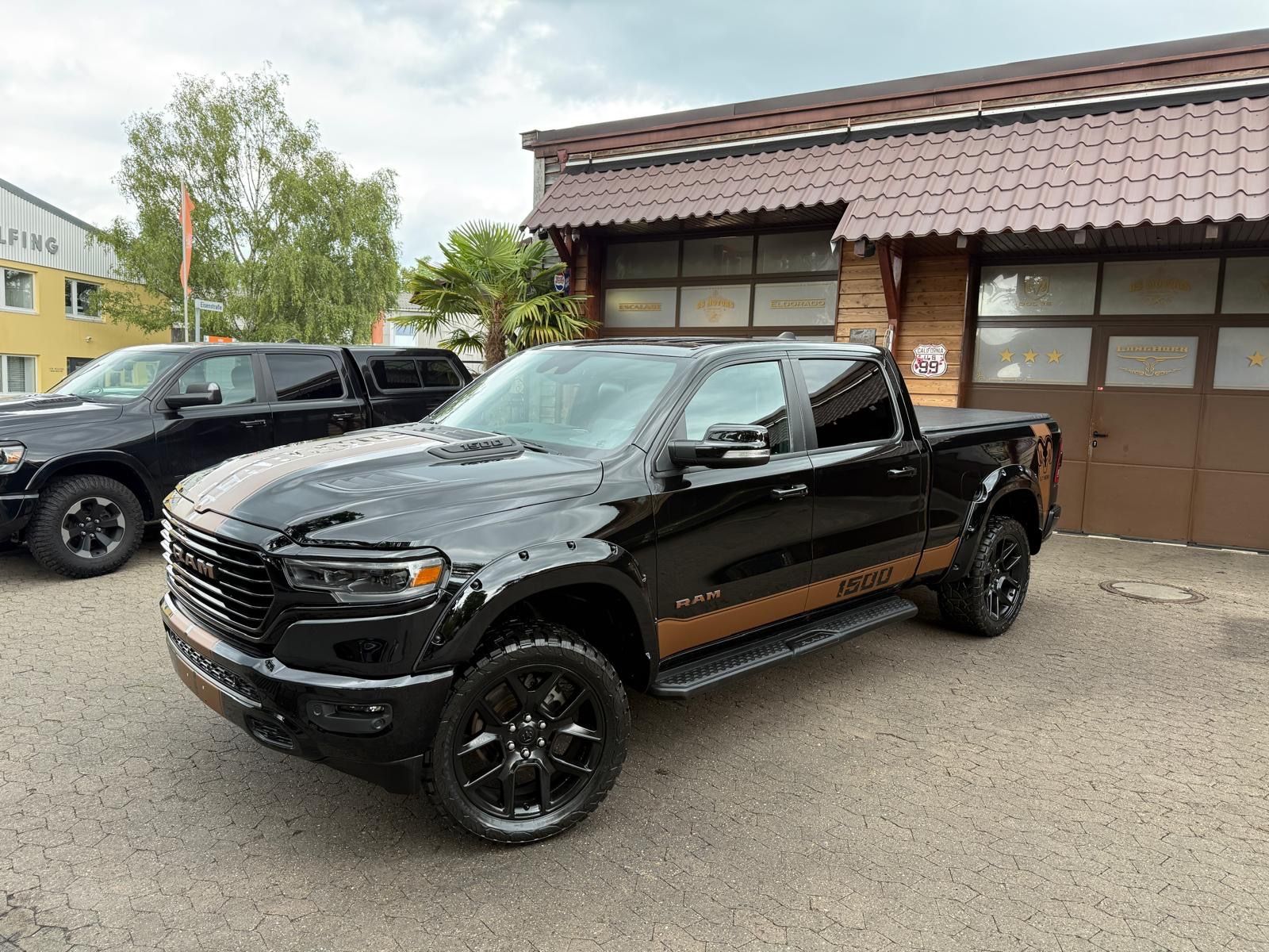 Dodge LARAMIE*OFFROAD*LONG*LIFT*AHK*NAVI*LED*GARANTIE*