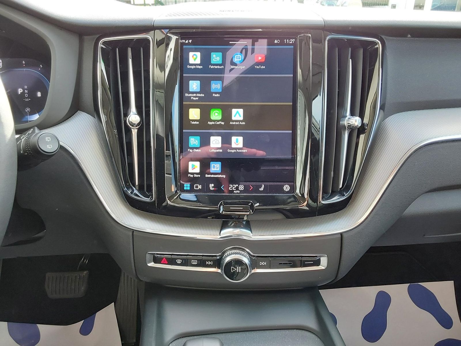 Volvo XC60 B4 D AWD Plus Dark AHK/ACC/LED/SHZ/PDC/N...