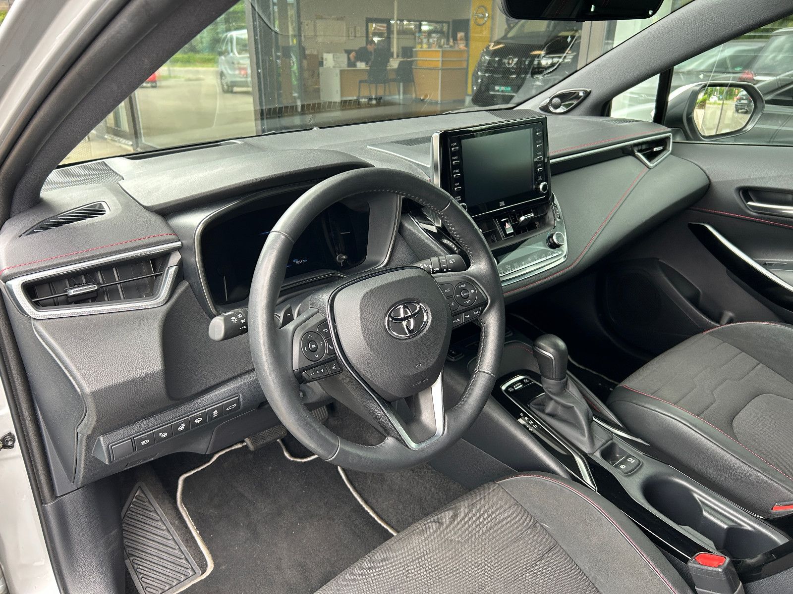 Toyota Corolla ST MHEV Lounge - Samsaru's Car Outlet