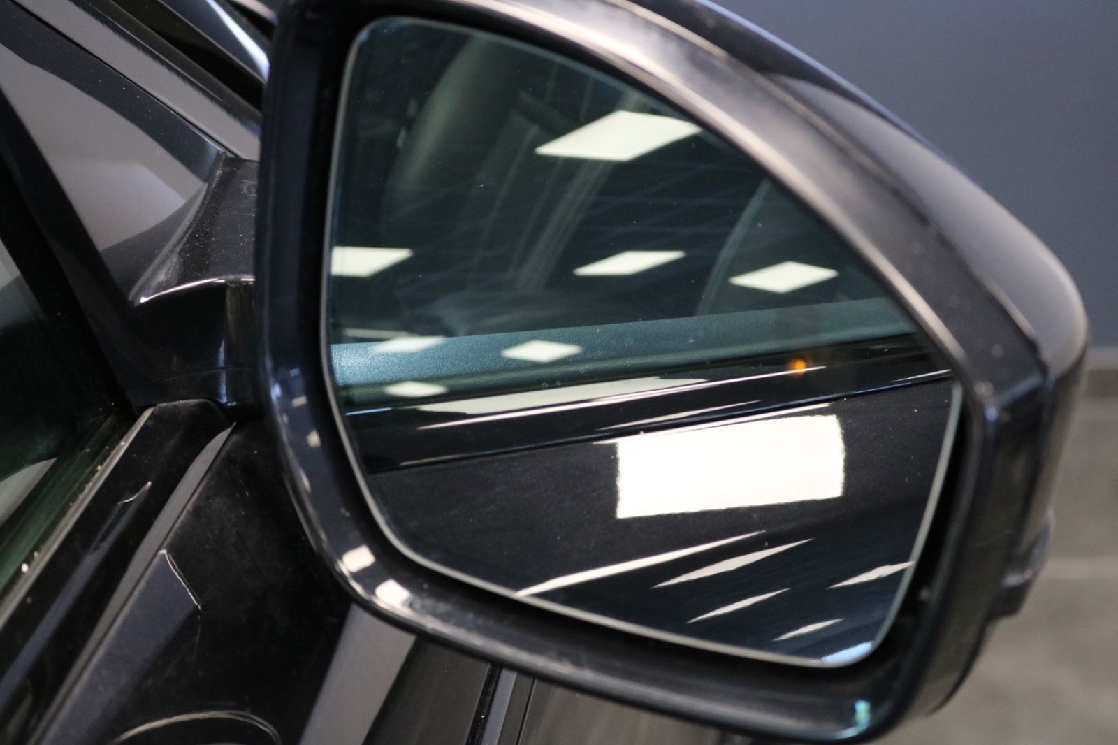 Range Rover Velar R-Dynamic - Samsaru's Car Outlet