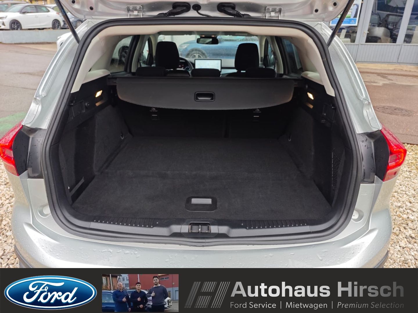 Ford Focus Turnier Active Navi LED ACC Apple CarPlay