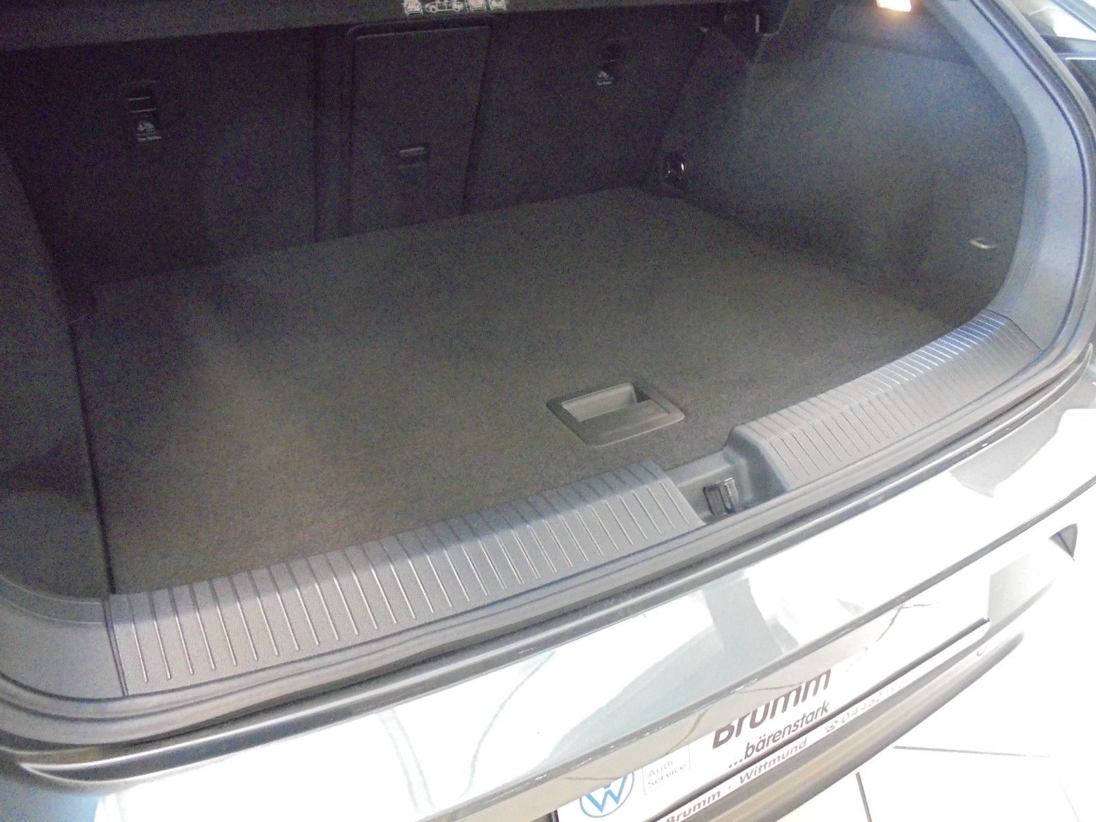 Volkswagen T-Roc Style - Samsaru's Car Outlet