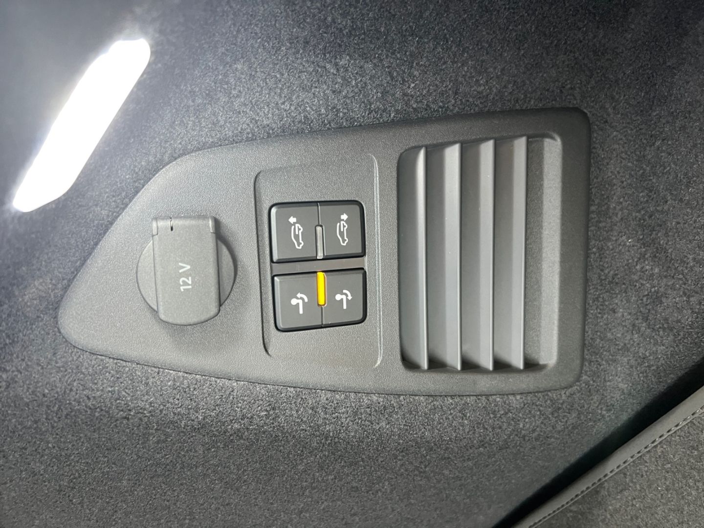 Volkswagen Touareg R-Line Final Edition 3.0 TDI V6 4M PANO/
