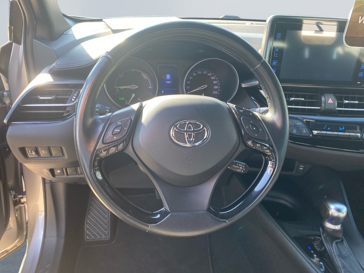 Toyota C-HR 1.8 Hybrid Flow - Samsaru's Car Outlet