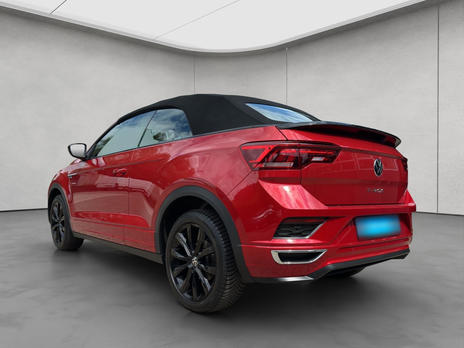 Volkswagen T-Roc 1.5 TSI DSG R-Line - Samsaru's Car Outlet