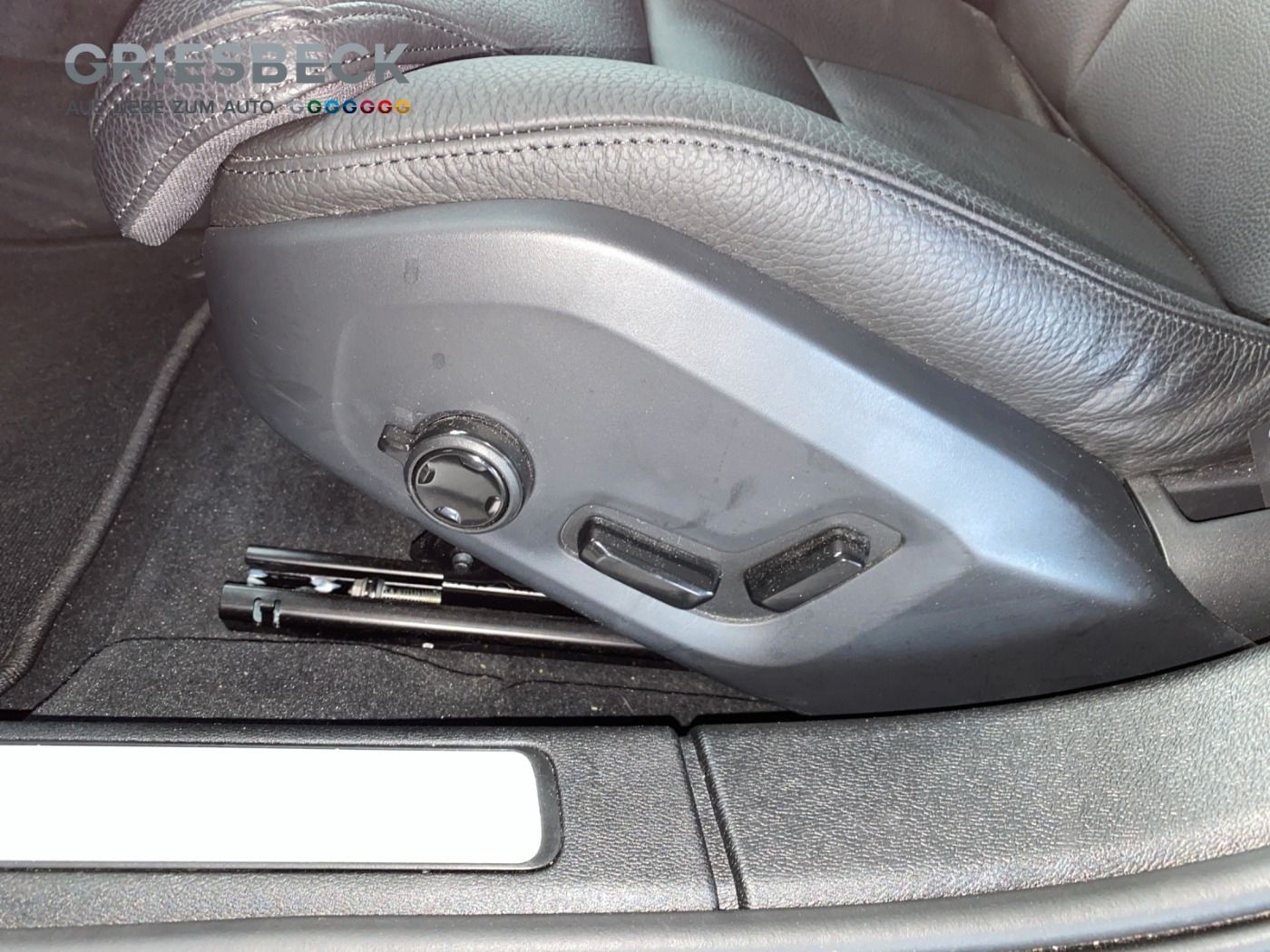 Volvo S60 B5 MHD Ultimate Dark AWD*ACC*HUD*20''