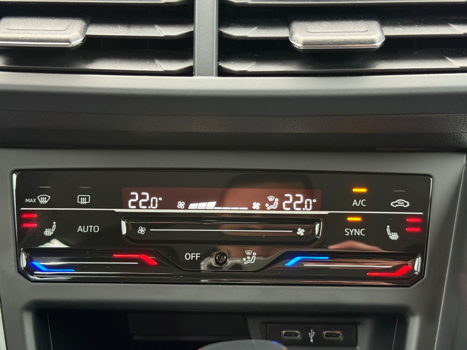 Volkswagen Taigo Life 1.0 DSG - Samsaru's Car Outlet