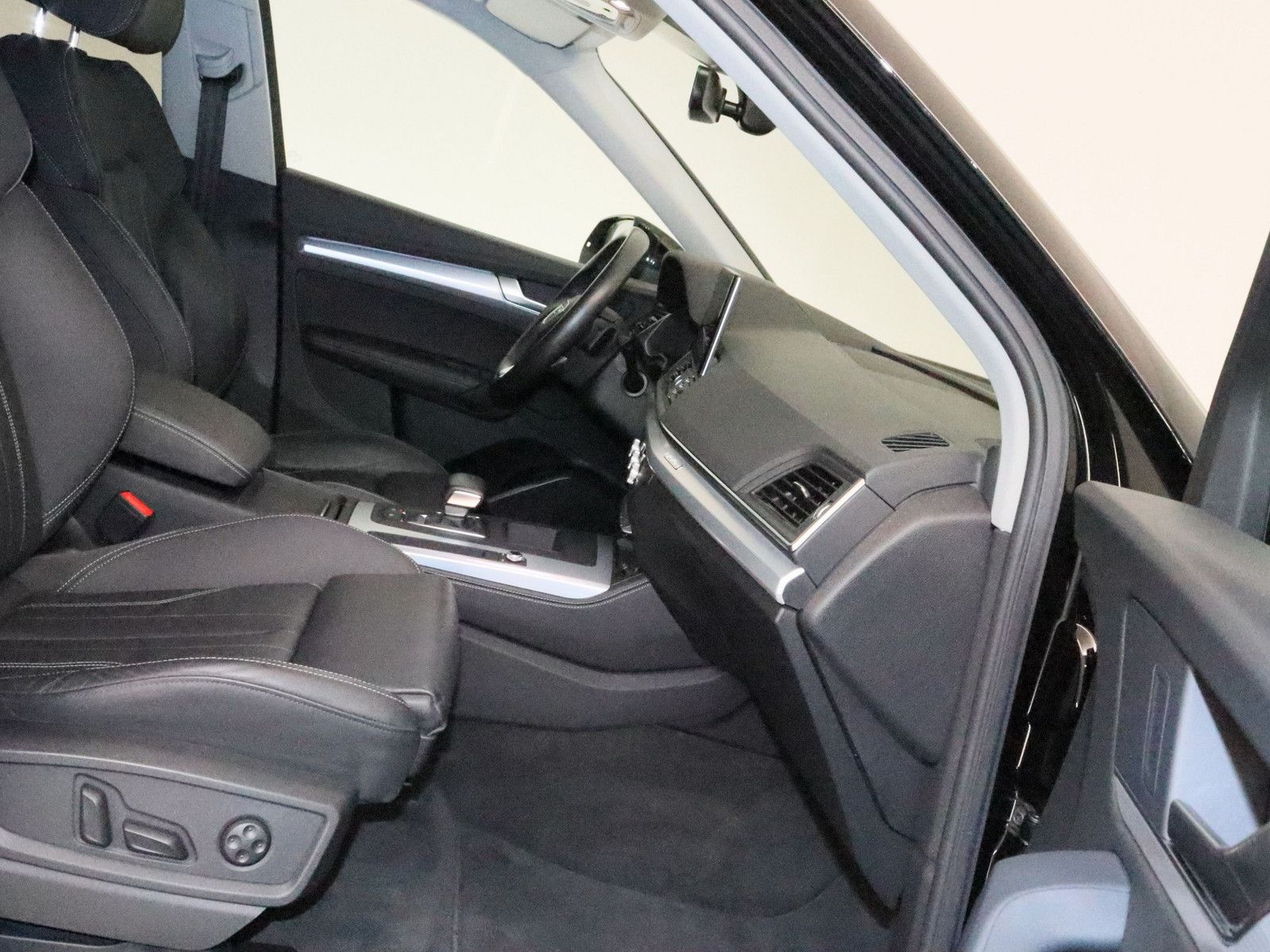 Audi Q5 40 TDI quattro advanced - Samsaru's Car Outlet