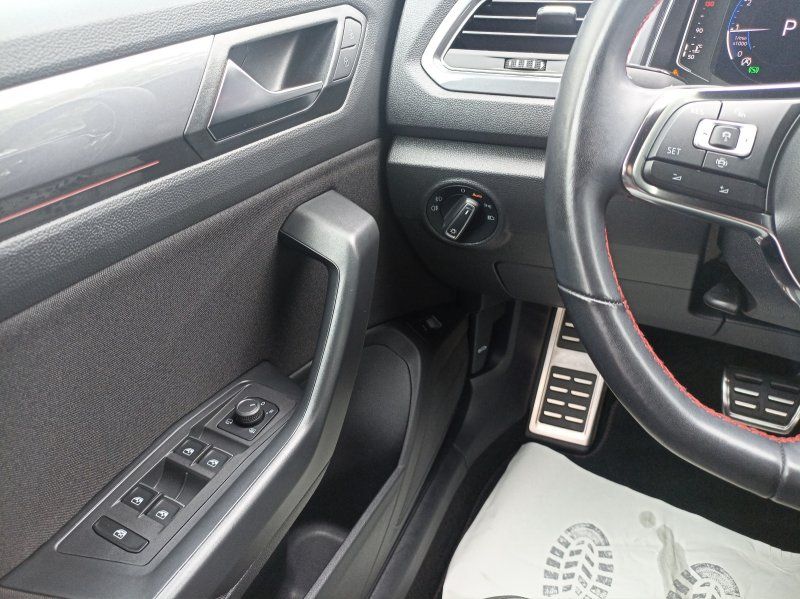 Volkswagen T-Roc 1.5 TSI DSG Sport R-Line - Samsaru's Car Outlet