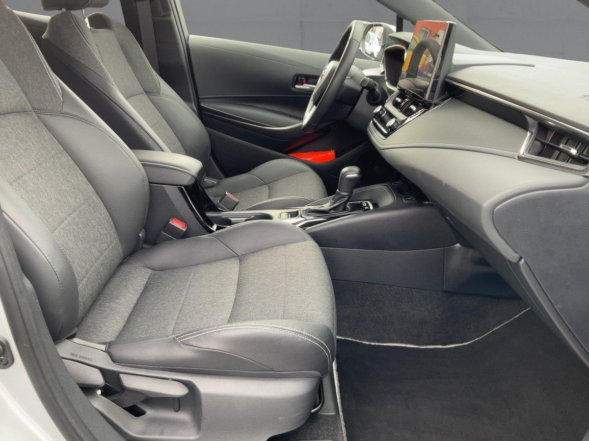 Toyota Corolla 1.8Hybrid TEAM D LED+NAV+ACC+SHZ+RFK+MFL