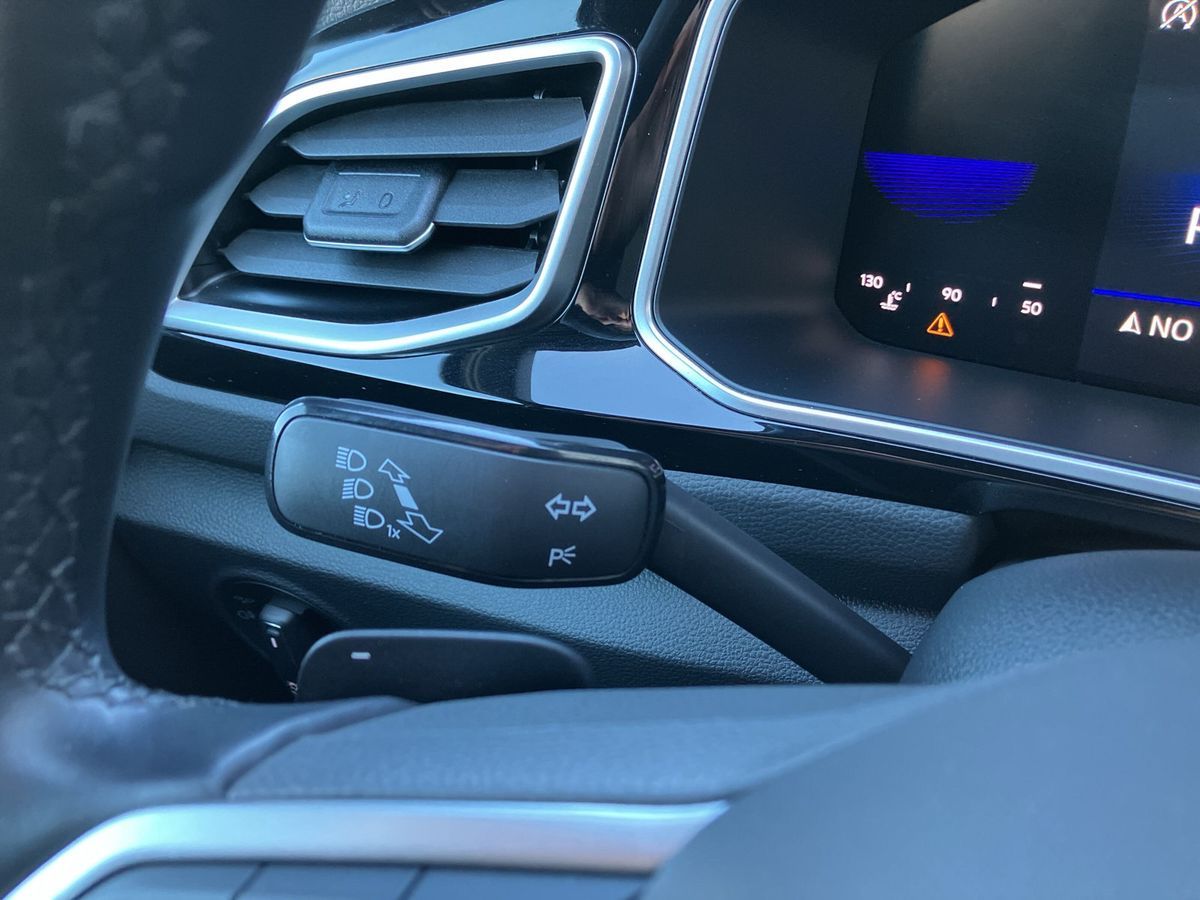 Volkswagen T-Roc R-Line 2.0 TDI DSG - Samsaru's Car Outlet