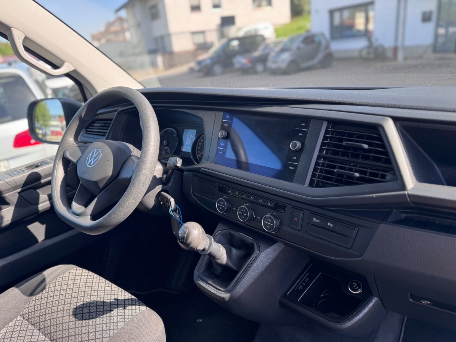 Volkswagen T6.1 Multivan - Samsaru's Car Outlet