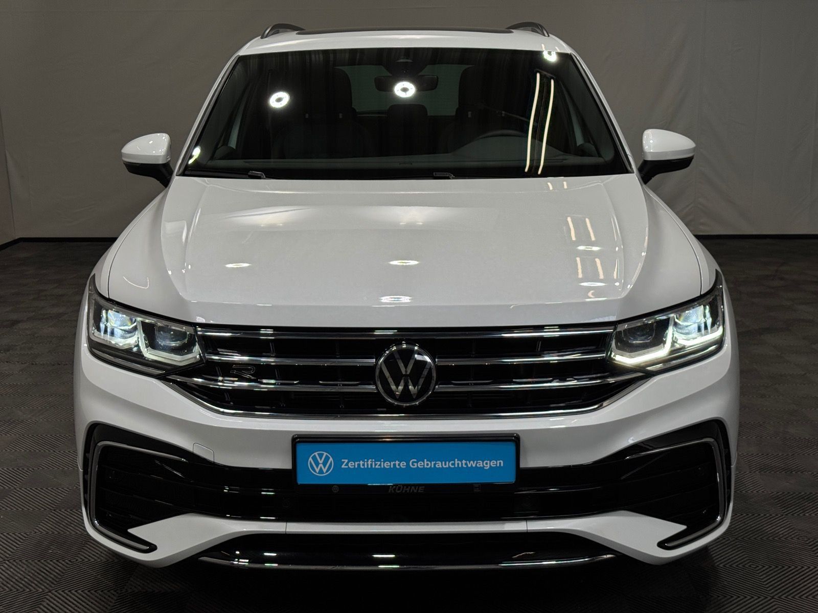 Volkswagen Tiguan R-Line 2.0 TDI DSG 4M - Samsaru's Car Outlet