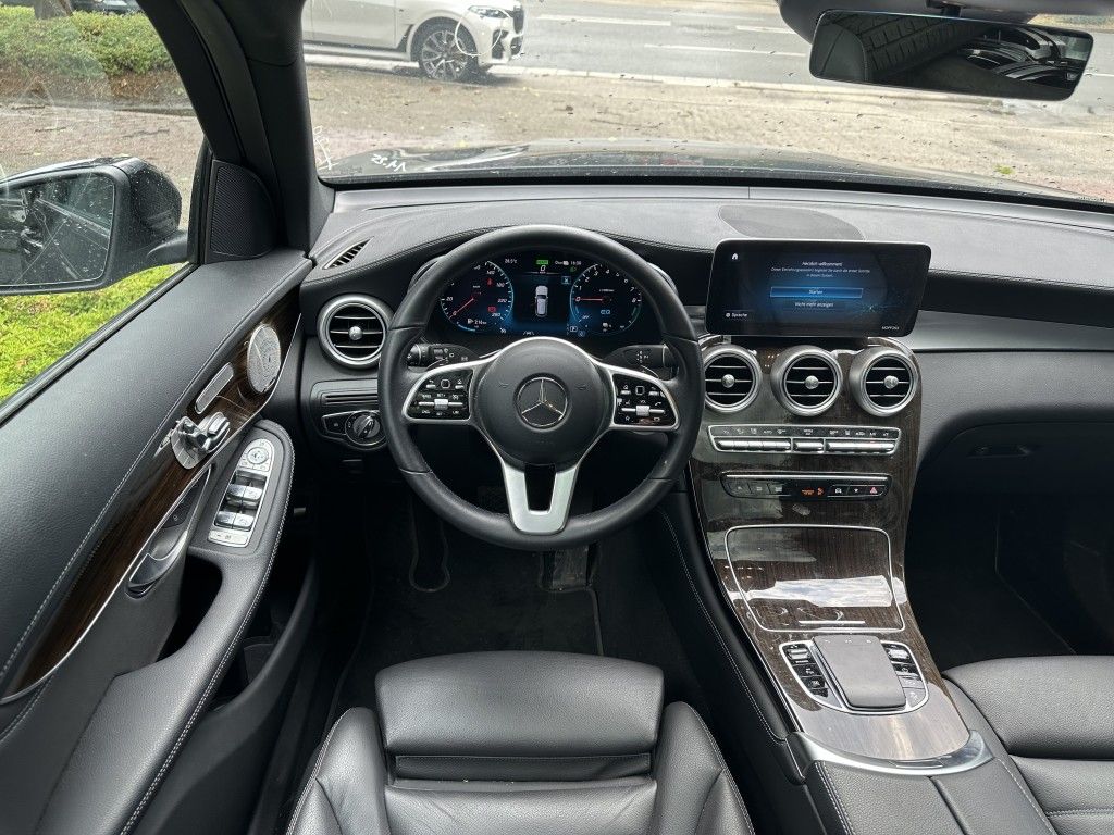 Mercedes-Benz GLC 300 e 4Matic - Samsaru's Car Outlet