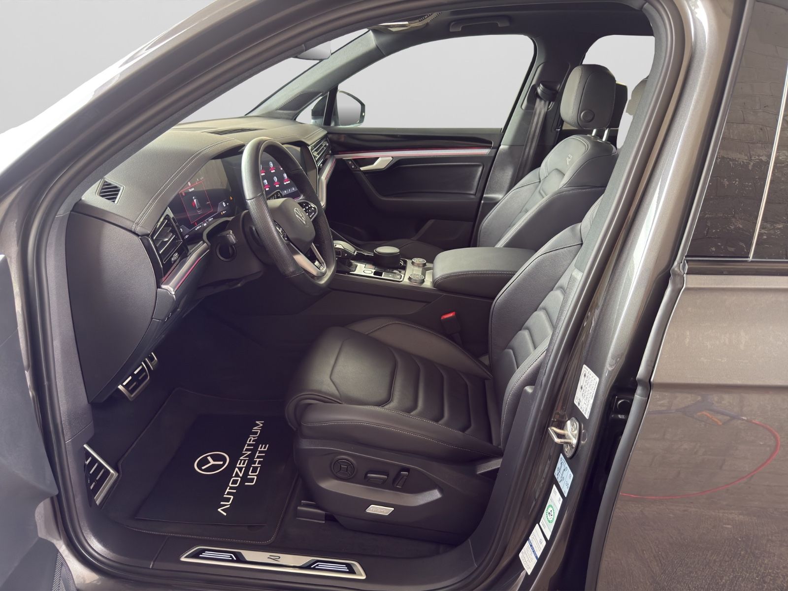 Volkswagen Touareg R-Line 4Motion BLACK/IQ-MATRIX/21"/PANO/