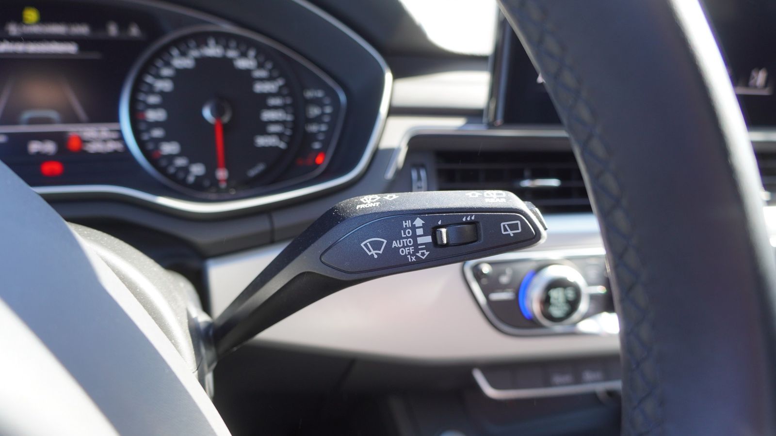 Audi A4 35 2.0 TFSI Avant advanced - Samsaru's Car Outlet