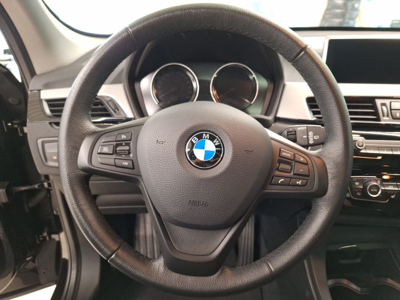 BMW X1 sDrive18d Advantage - Samsaru's Car Outlet
