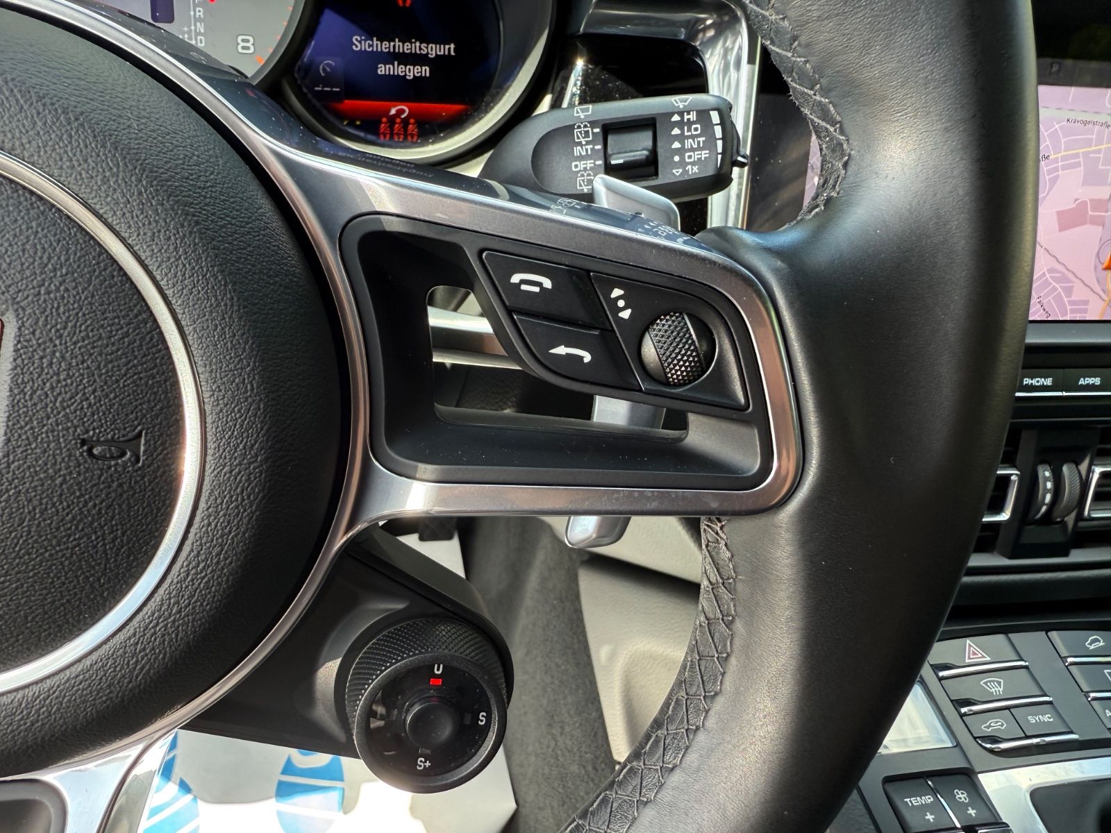 Porsche Macan S - Samsaru's Car Outlet