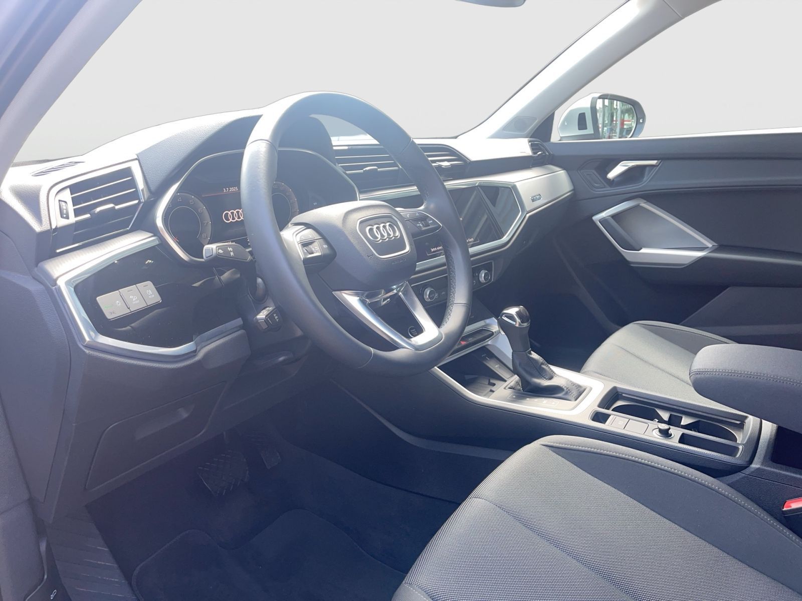 Audi Q3 40 TFSI Q - Samsaru's Car Outlet