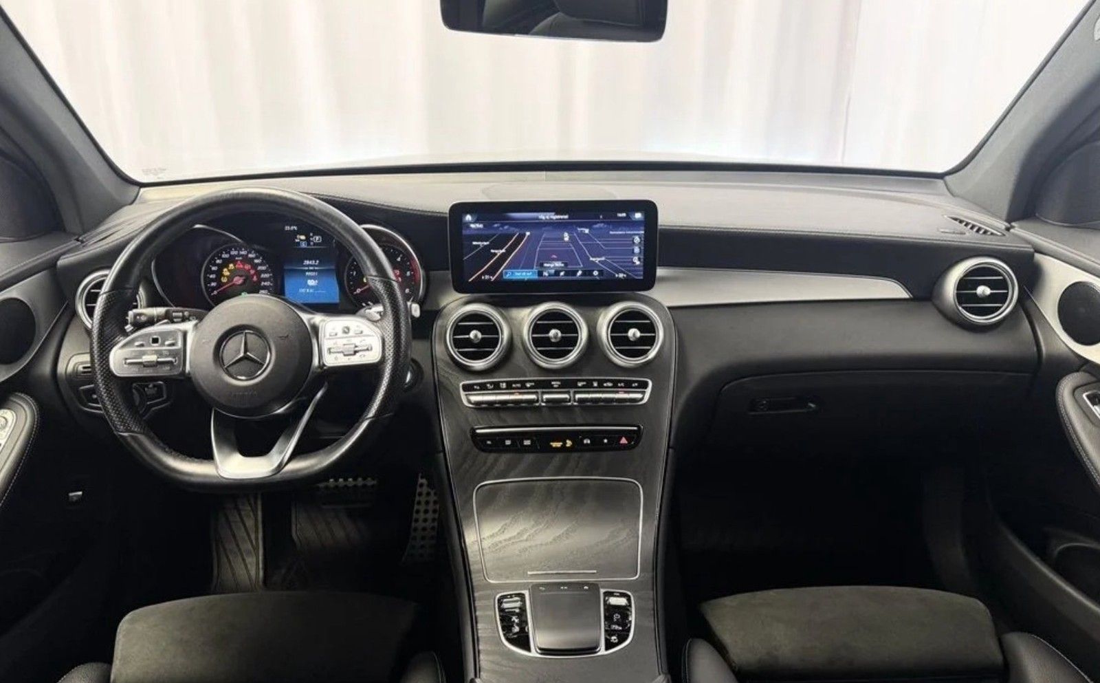 Mercedes-Benz GLC 300 de 4Matic AMG-LINE - Samsaru's Car Outlet
