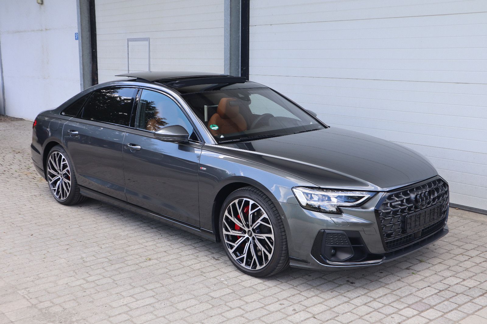 Audi A8L 60 TFSI V8 lang exclusive - Samsaru's Car Outlet
