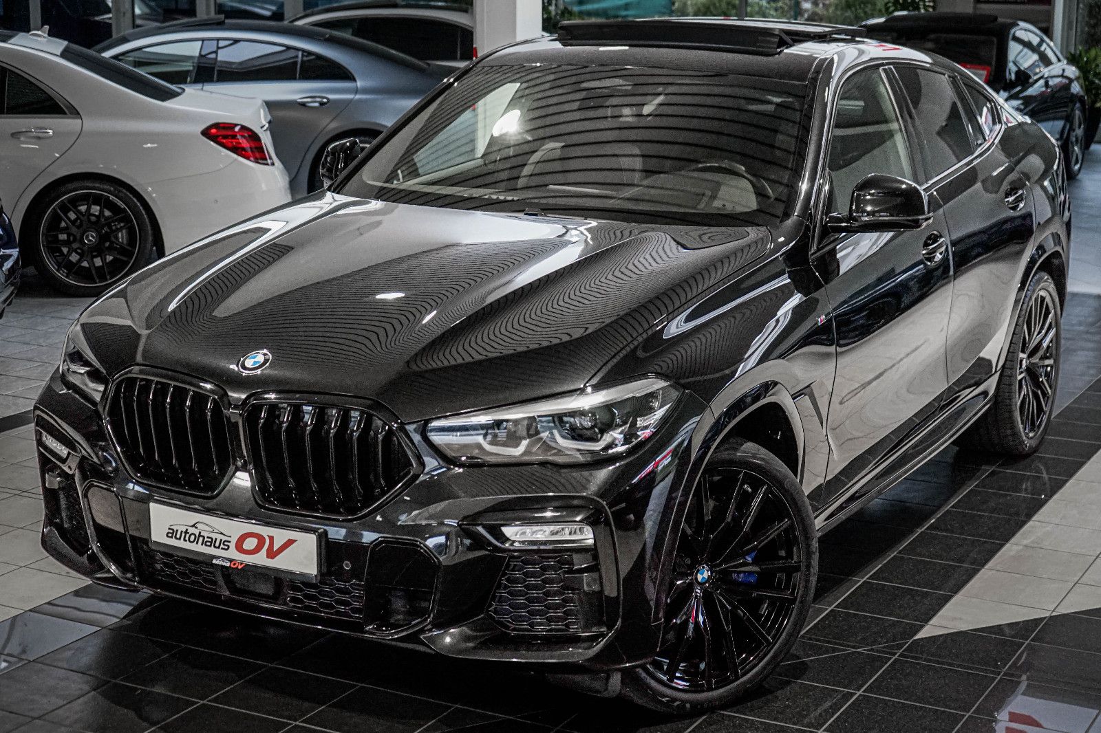 BMW X6 40xd M Sport*3xTV*Carbon*Massage*ACC*PanoSKY*