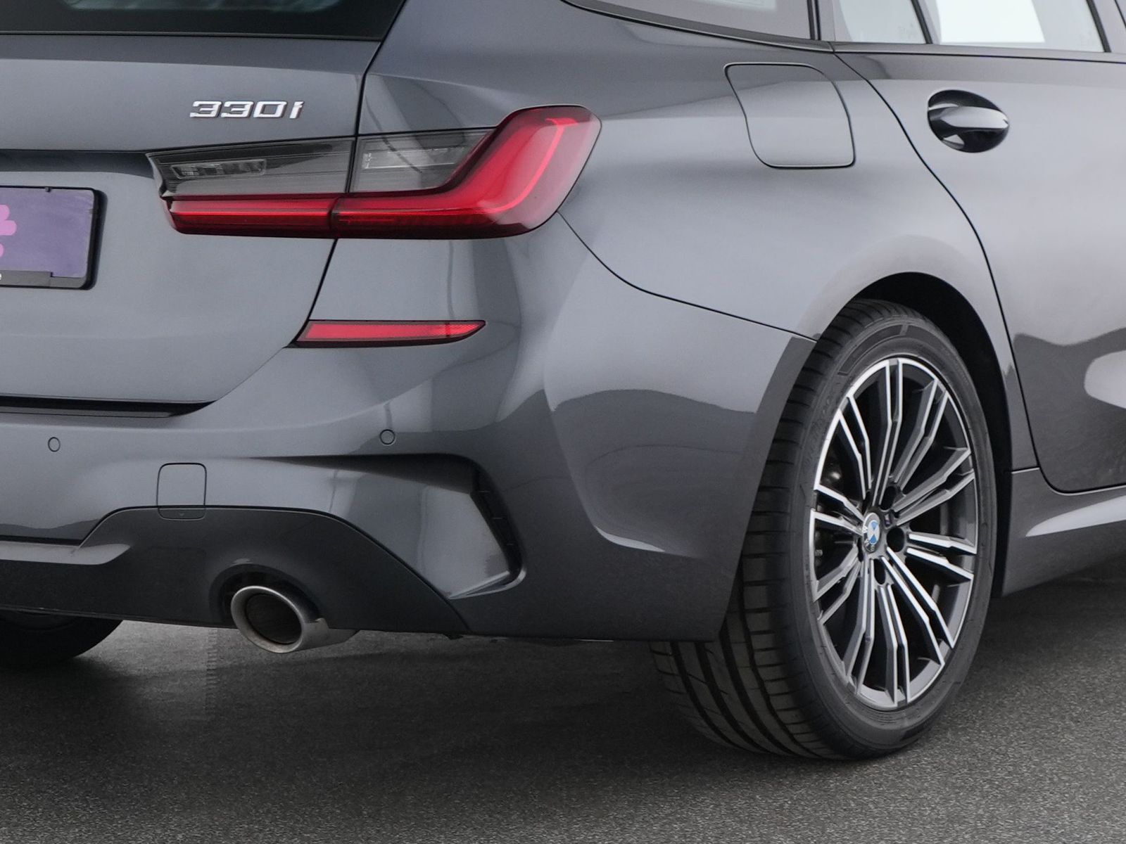 BMW 330i M-Sport - Samsaru's Car Outlet