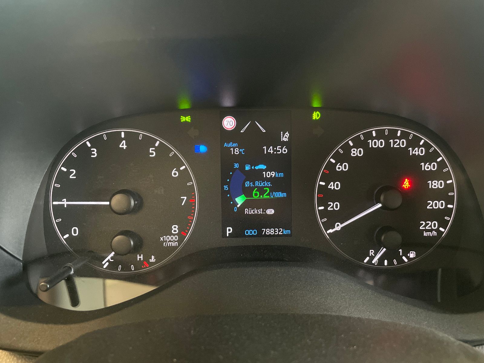 Toyota Yaris Comfort - Samsaru's Car Outlet