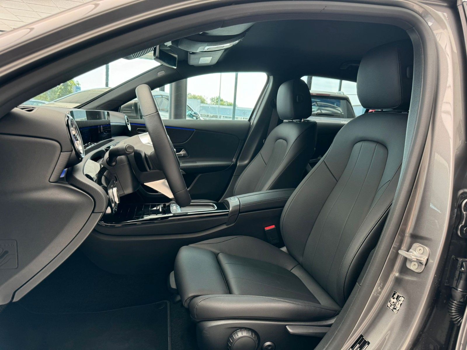 Mercedes-Benz A200 Progressive Advanced Plus - Samsaru's Car Outlet