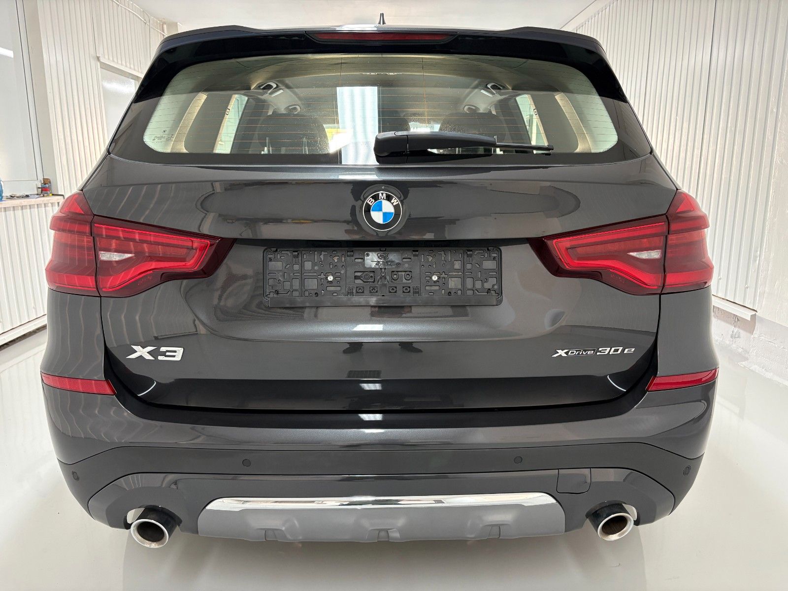 BMW X3 xDrive 30 e Luxury Line - Samsaru's Car Outlet