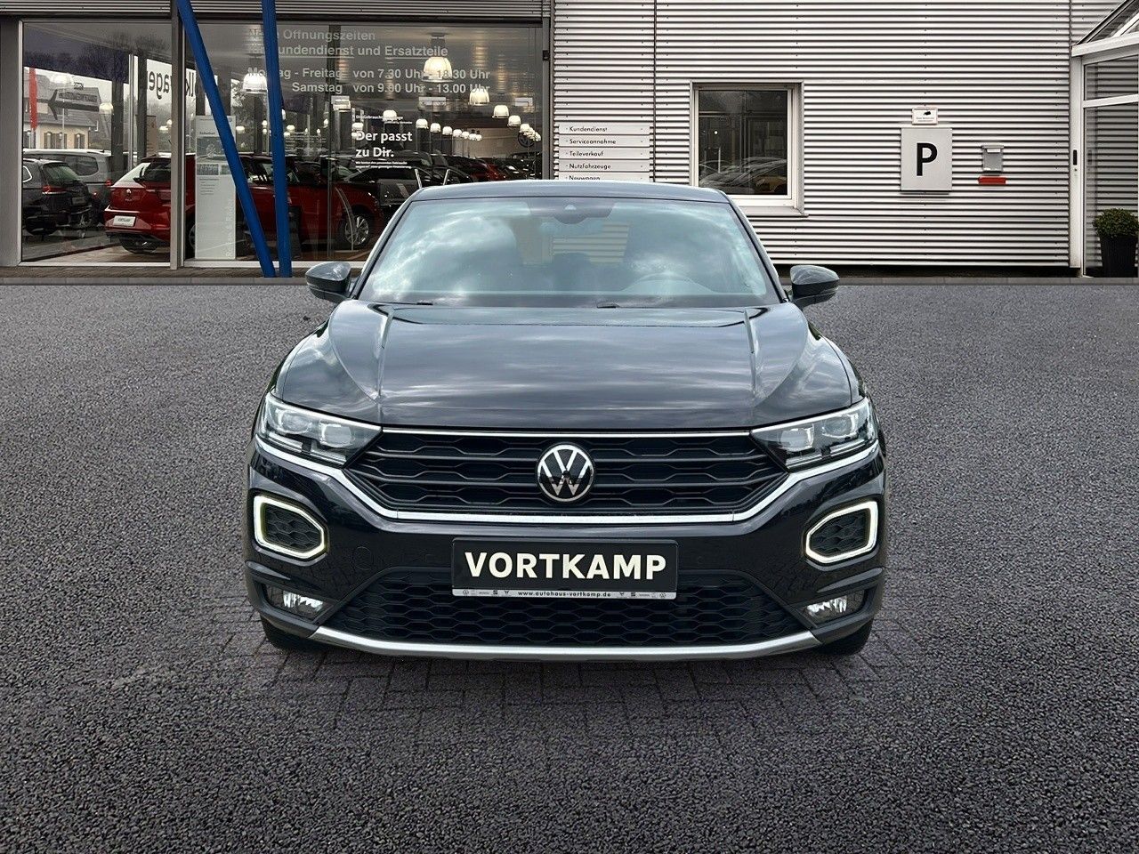 Volkswagen T-Roc Sport - Samsaru's Car Outlet