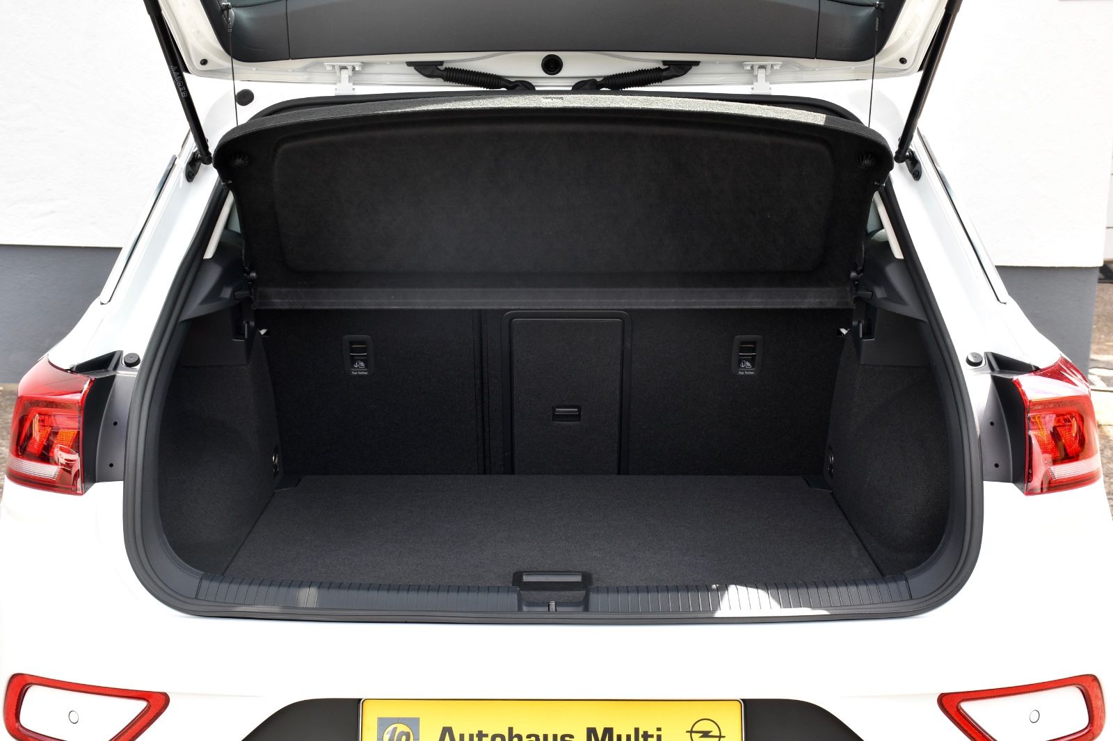 Volkswagen T-Roc Life - Samsaru's Car Outlet