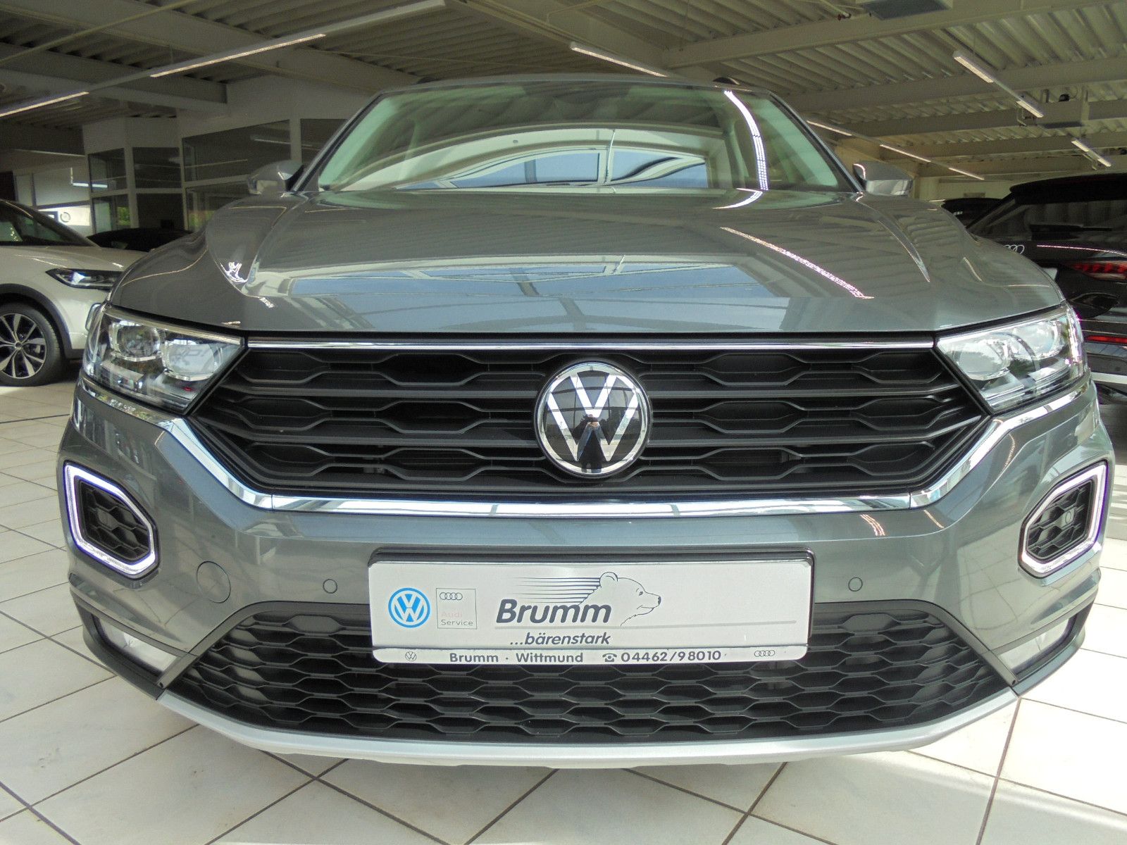Volkswagen T-Roc Style - Samsaru's Car Outlet