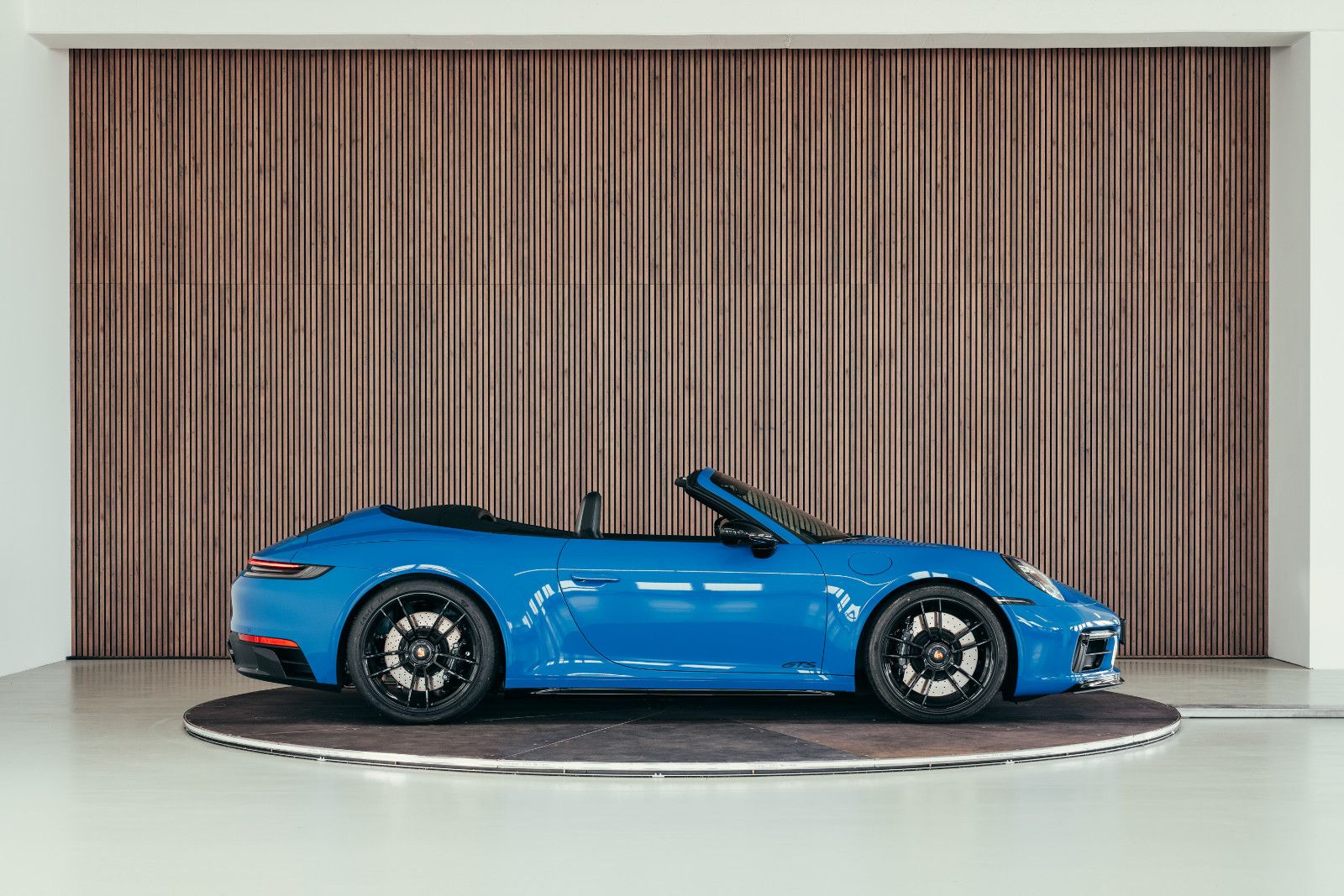 Porsche 992 Carrera 4 GTS Cabriolet, Sharkblue, MwSt awb