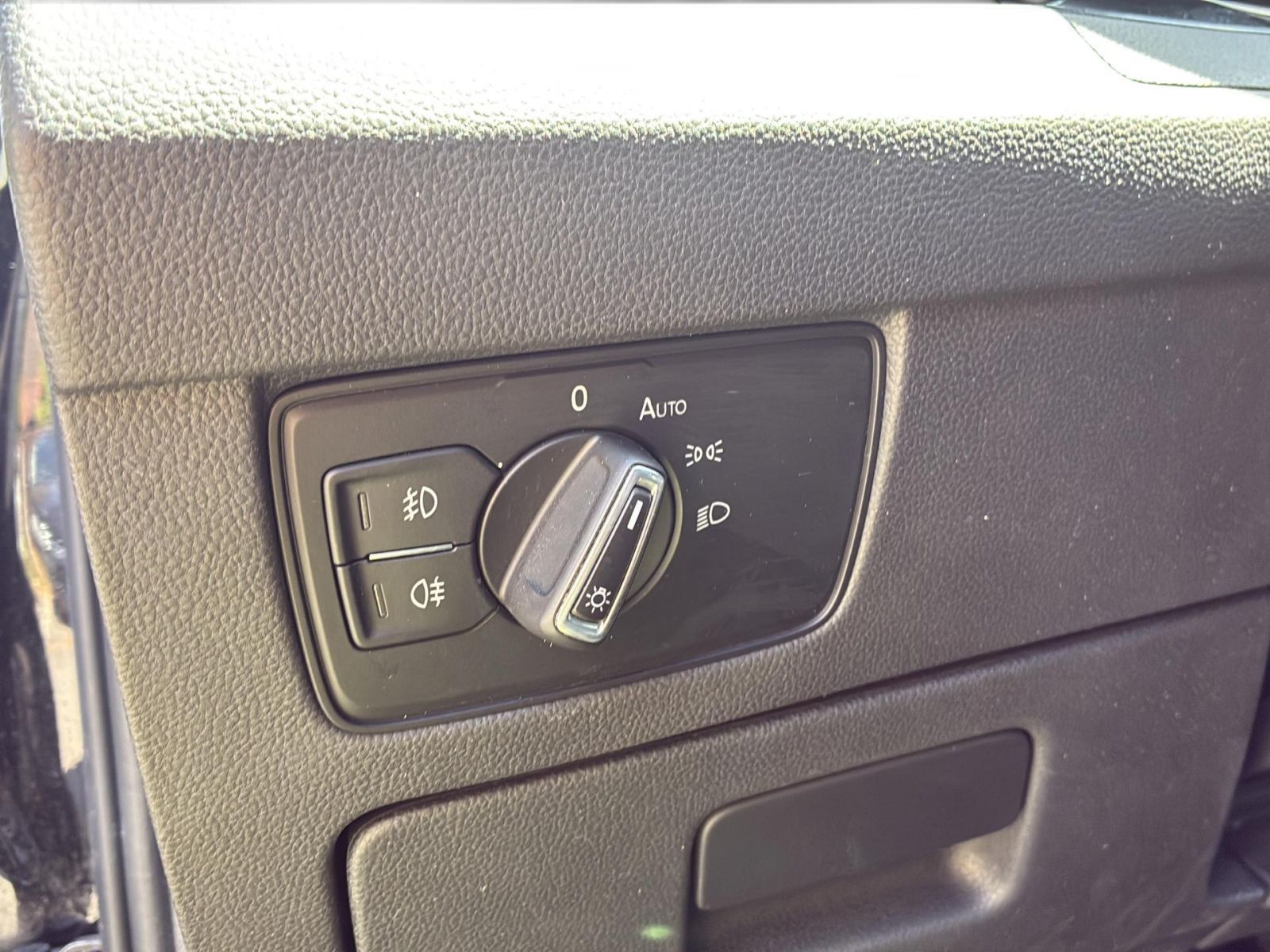 Volkswagen Passat Variant 1.5 TSI Business DSG - Samsaru's Car Outlet