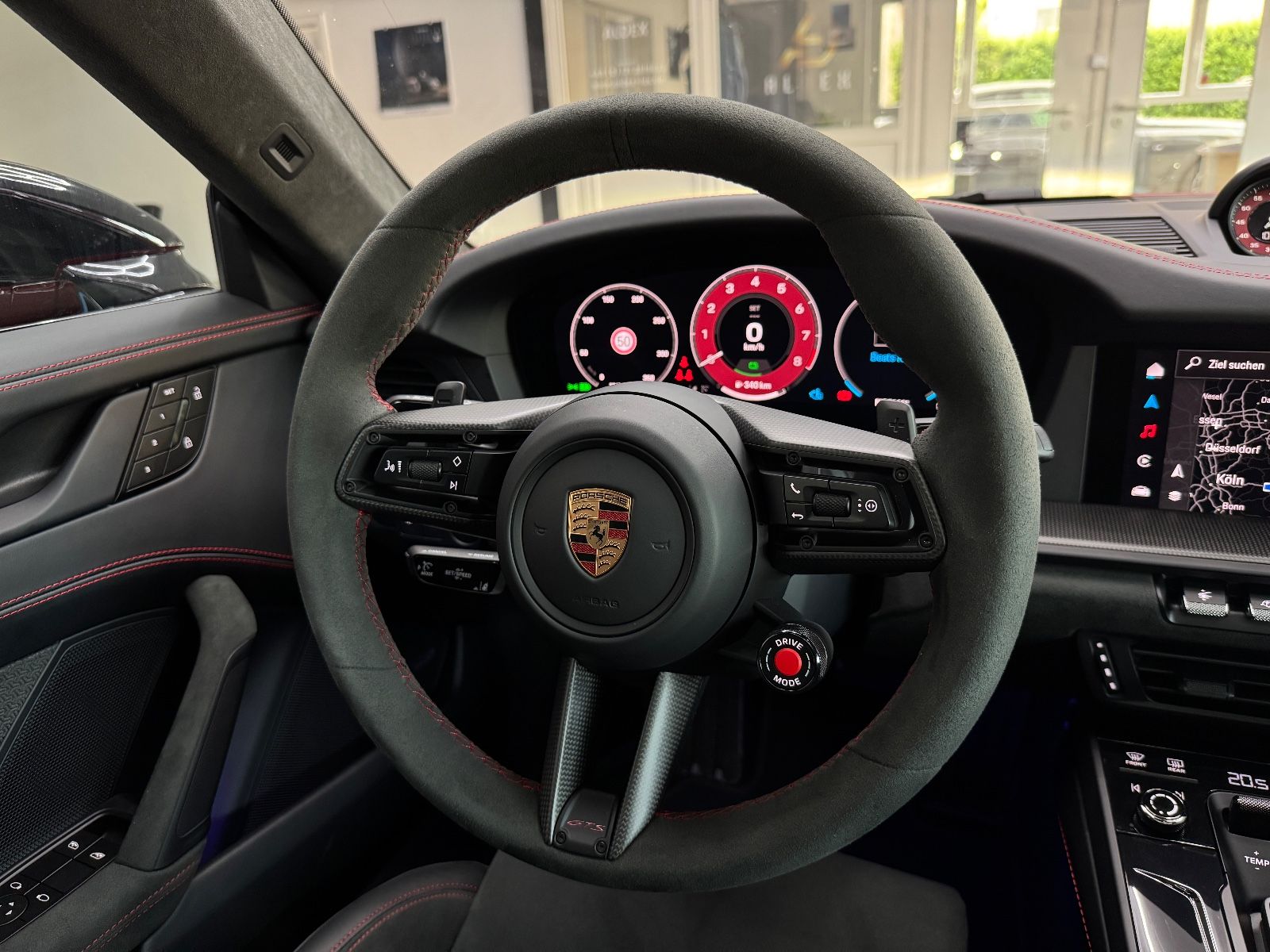 Porsche 992.2 Carrera GTS - Samsaru's Car Outlet