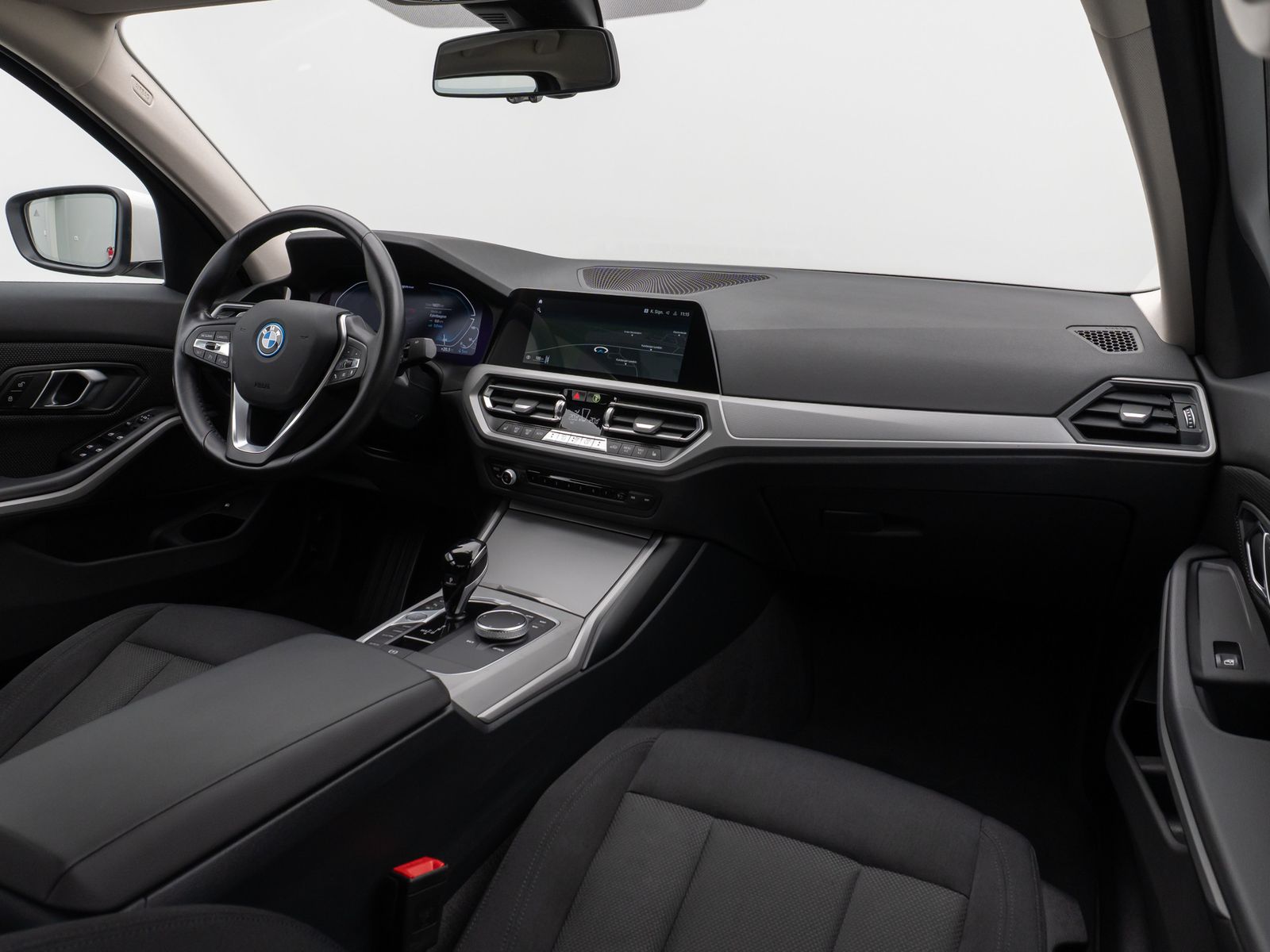 BMW 320e - Samsaru's Car Outlet