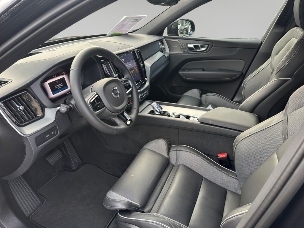 Volvo XC60 T8 AWD Plug-in Hybrid Ultra Black Edition 3