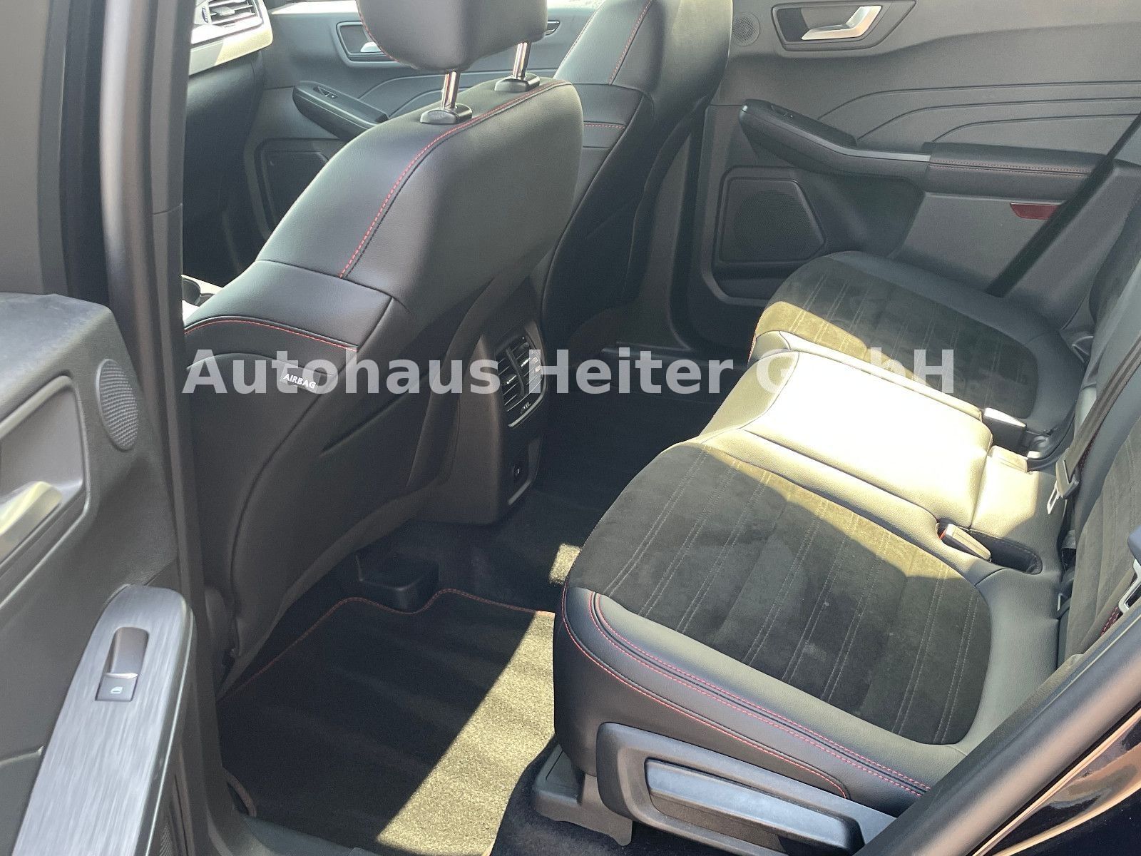 Ford Kuga PHEV ST-Line X - Samsaru's Car Outlet