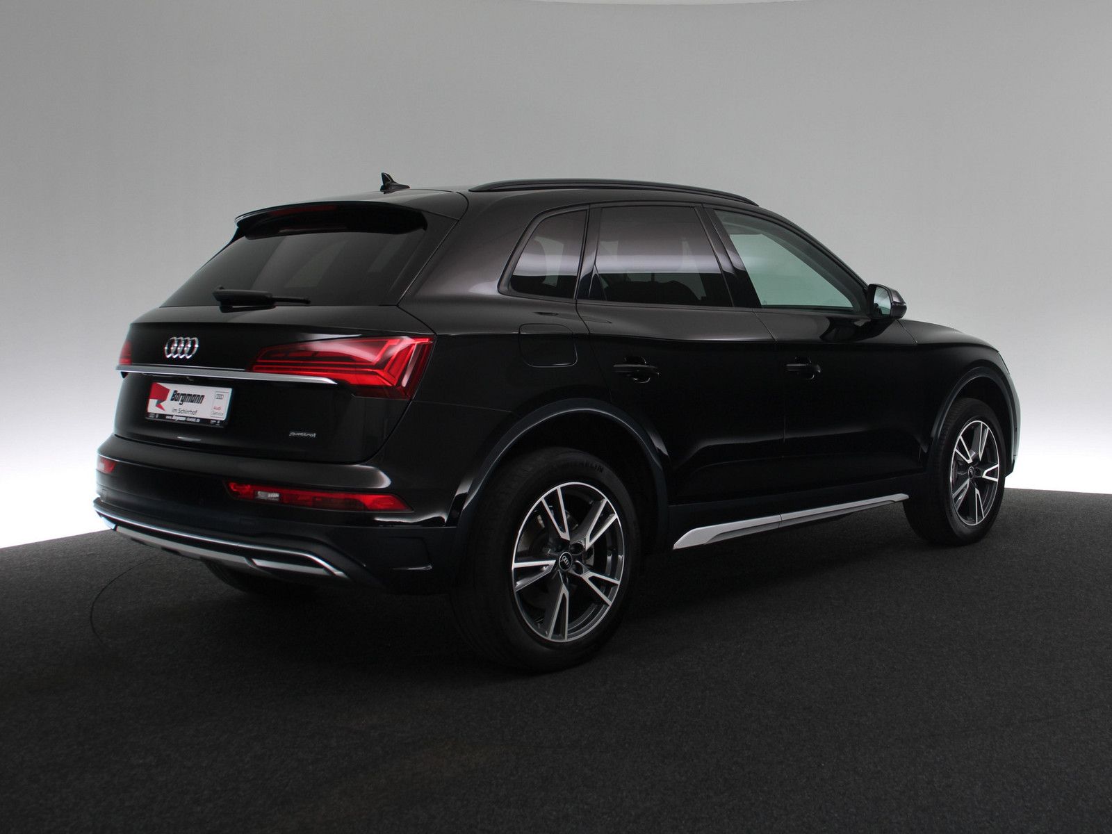 Audi Q5 40 TDI quattro advanced - Samsaru's Car Outlet