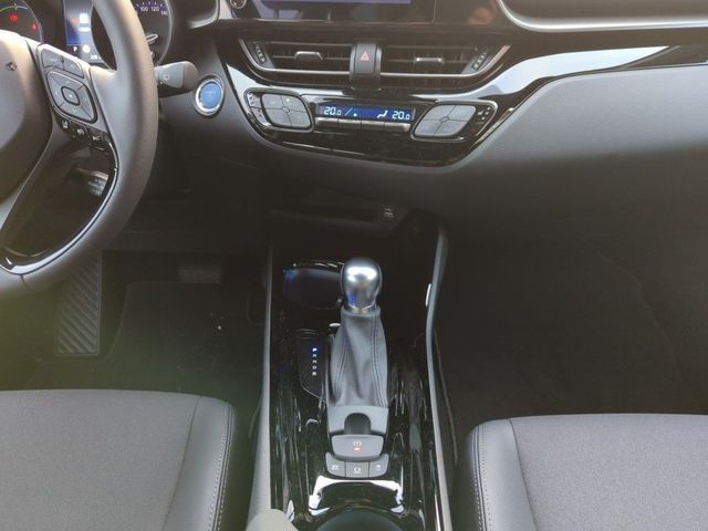 Toyota C-HR Hybrid 1.8 l VVT-i Team - Samsaru's Car Outlet