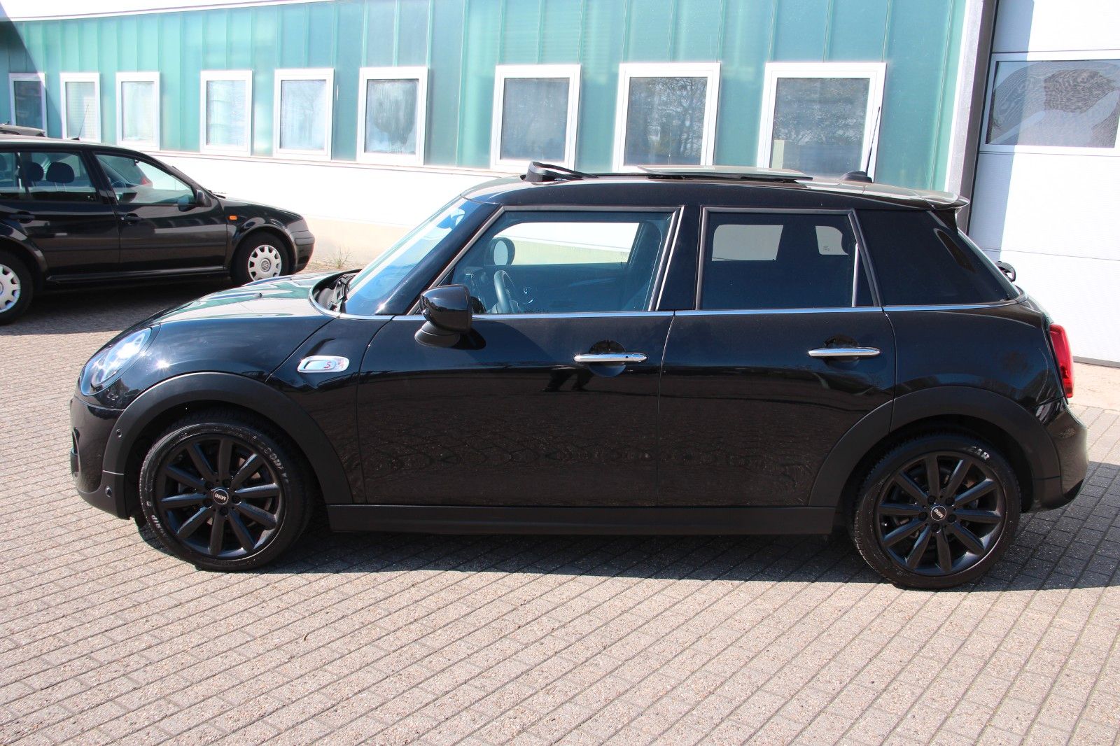 MINI Mini Cooper S Chili - Samsaru's Car Outlet