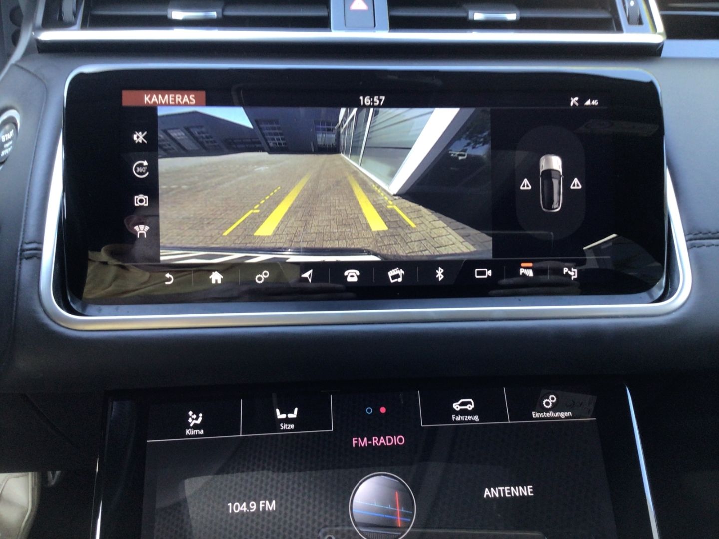 Range Rover Velar SV Autobiography Dynamic - Samsaru's Car Outlet
