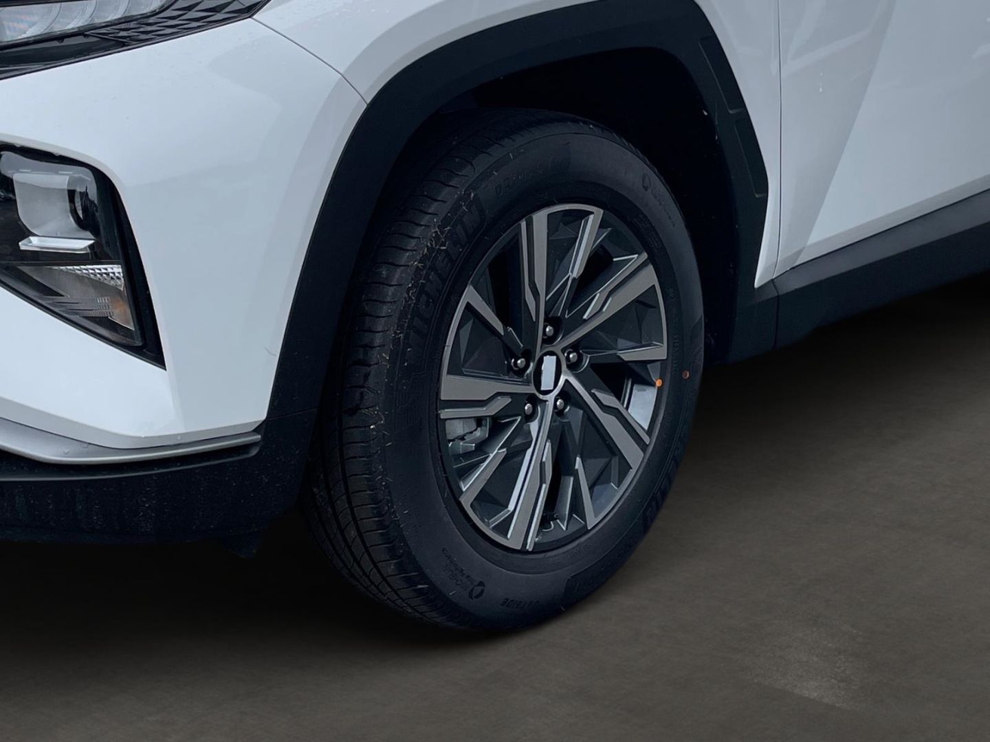 Hyundai Tucson Select Hybrid 2WD - Samsaru's Car Outlet