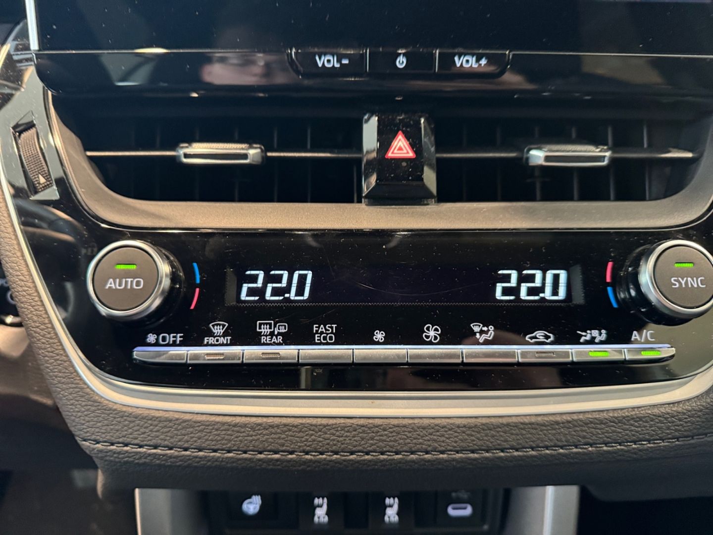 Toyota Corolla Cross Hybrid 2.0 Team D *LED*ACC*SHZ*CAM