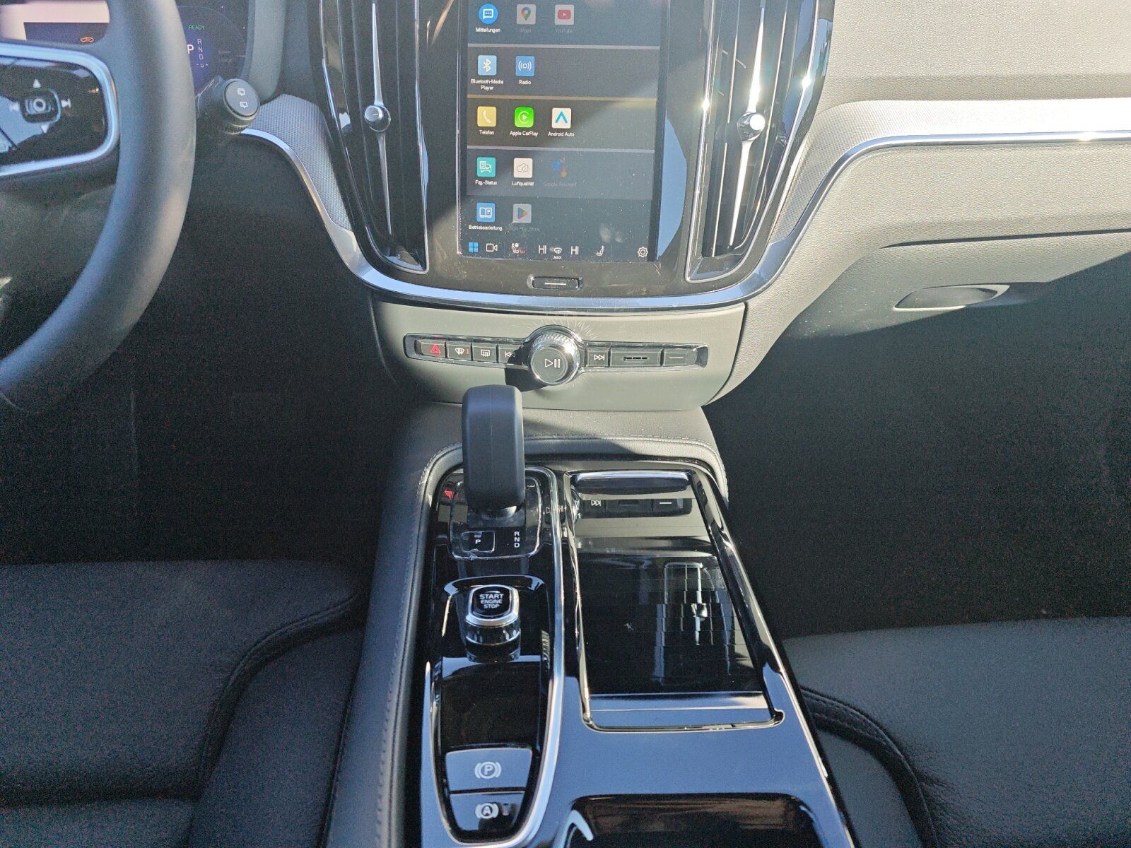 Volvo V 60 T6 Twin AWD Plus Dark *Anhängevorr.*Plug-In