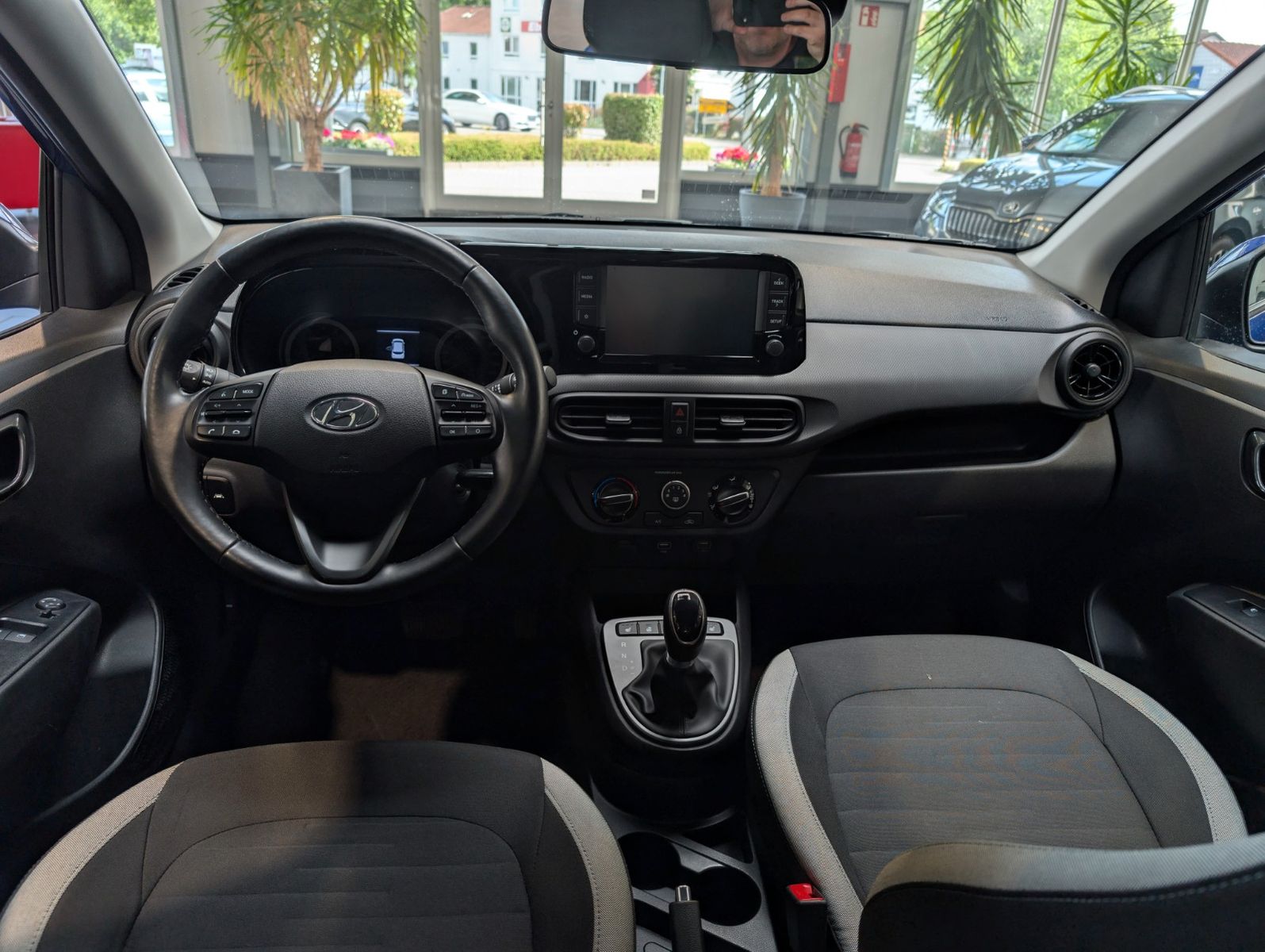 Hyundai i10 Trend - Samsaru's Car Outlet
