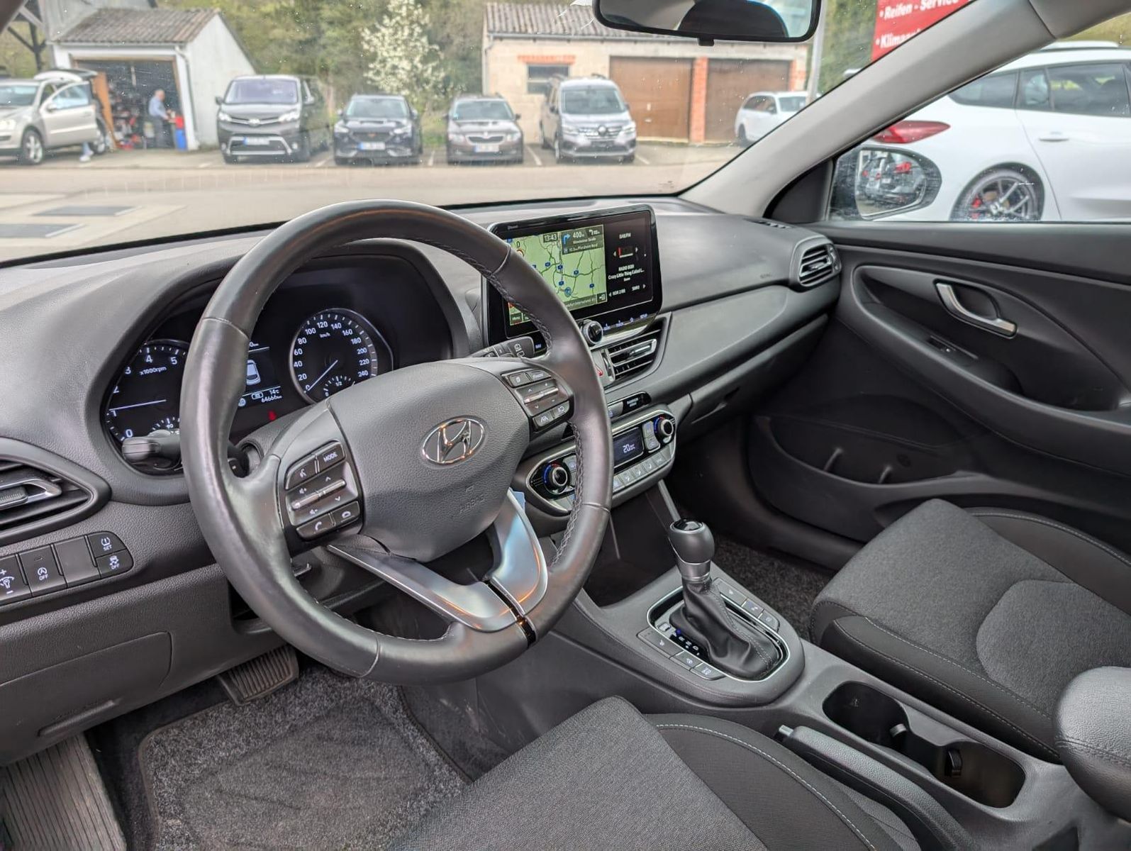 Hyundai i30 1.0 T-GDI Trend - Samsaru's Car Outlet