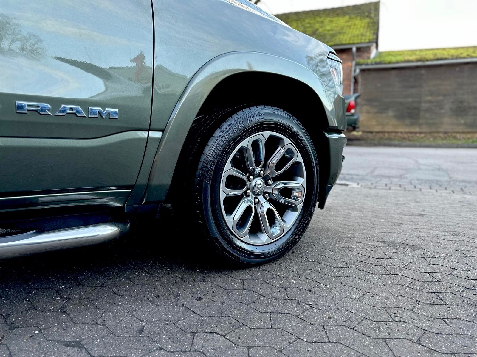 Dodge LARAMIE*5.7*LPG*AHK*NAVI*PDC*RAMBOX*GARANTIE*