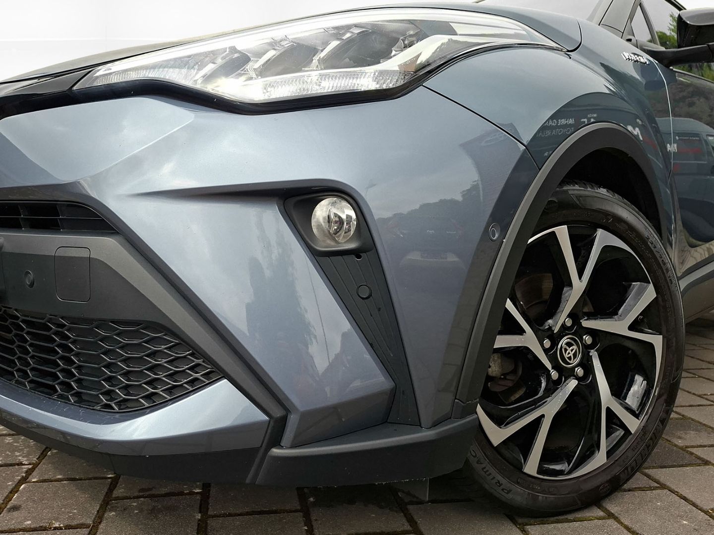 Toyota C-HR 2.0 HYBRID Team - Samsaru's Car Outlet